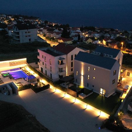 Grey House Apartment Бол Екстериор снимка