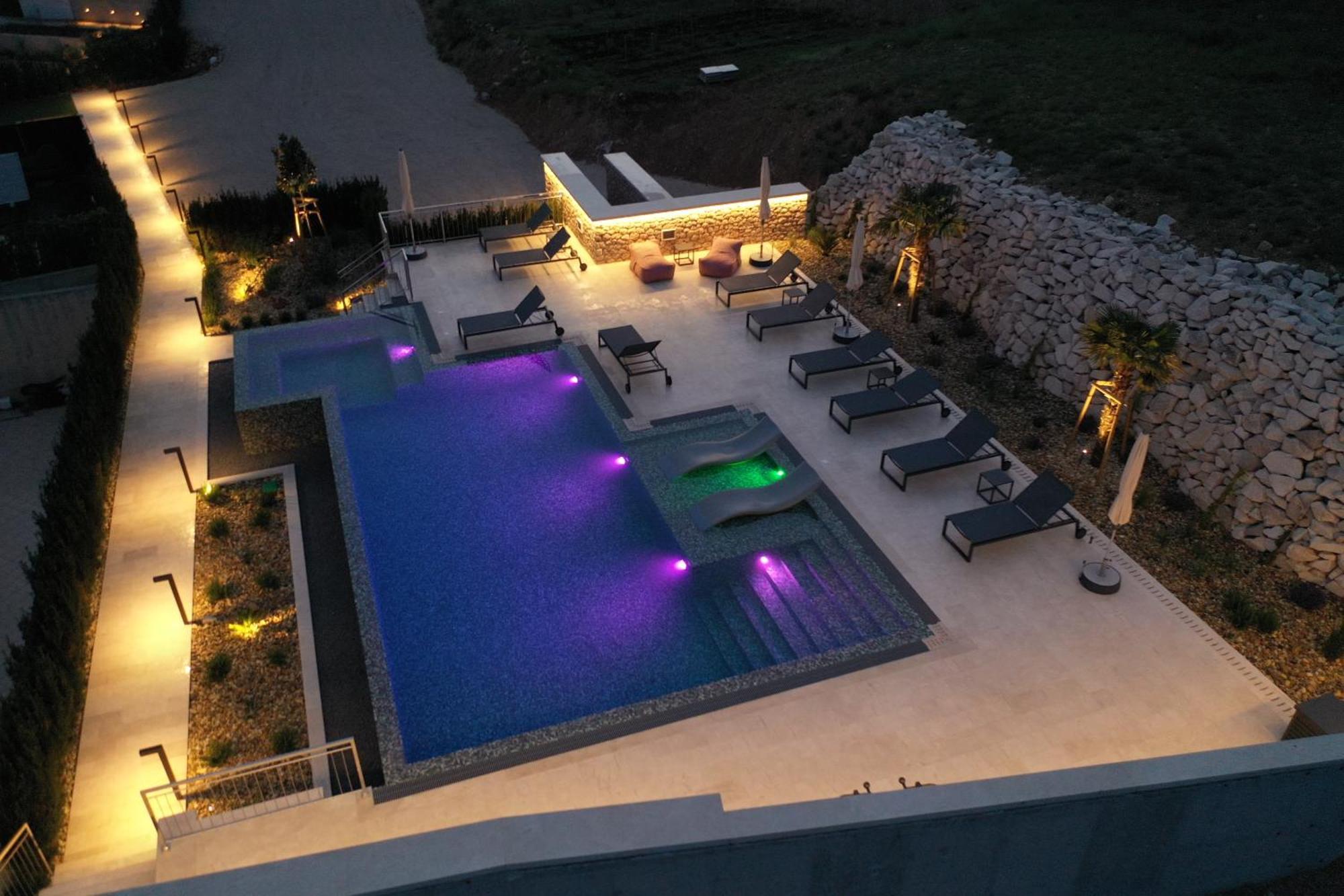 Grey House Apartment Бол Екстериор снимка