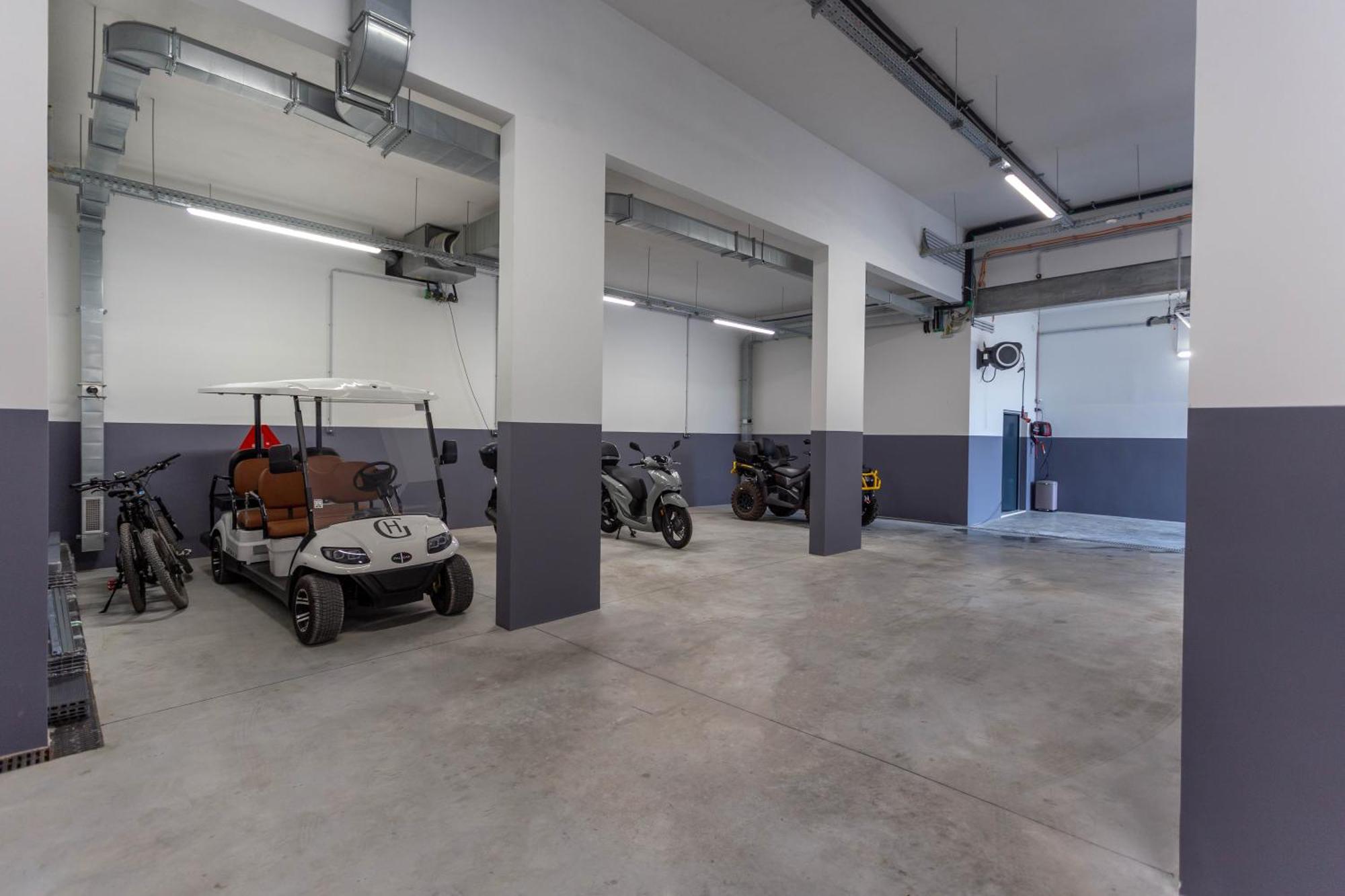 Grey House Apartment Бол Екстериор снимка