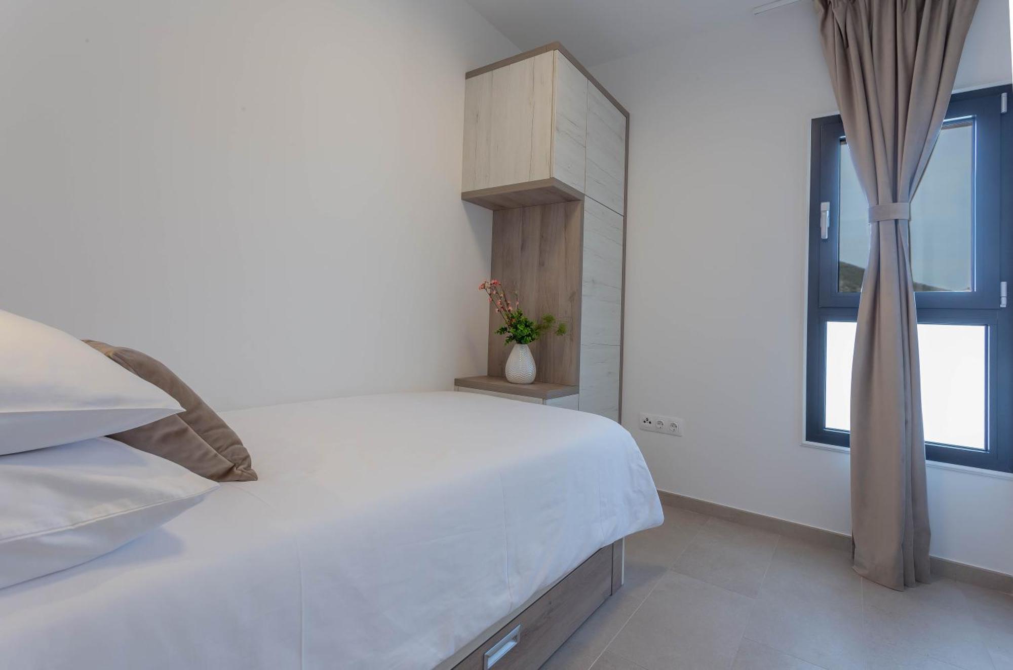 Grey House Apartment Бол Екстериор снимка