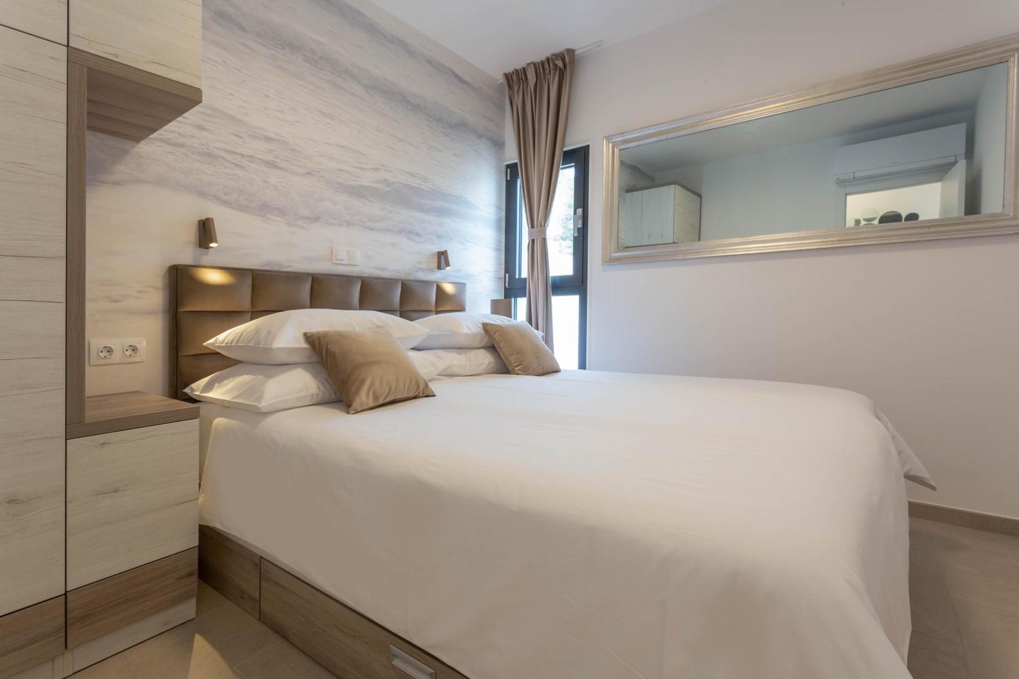 Grey House Apartment Бол Екстериор снимка