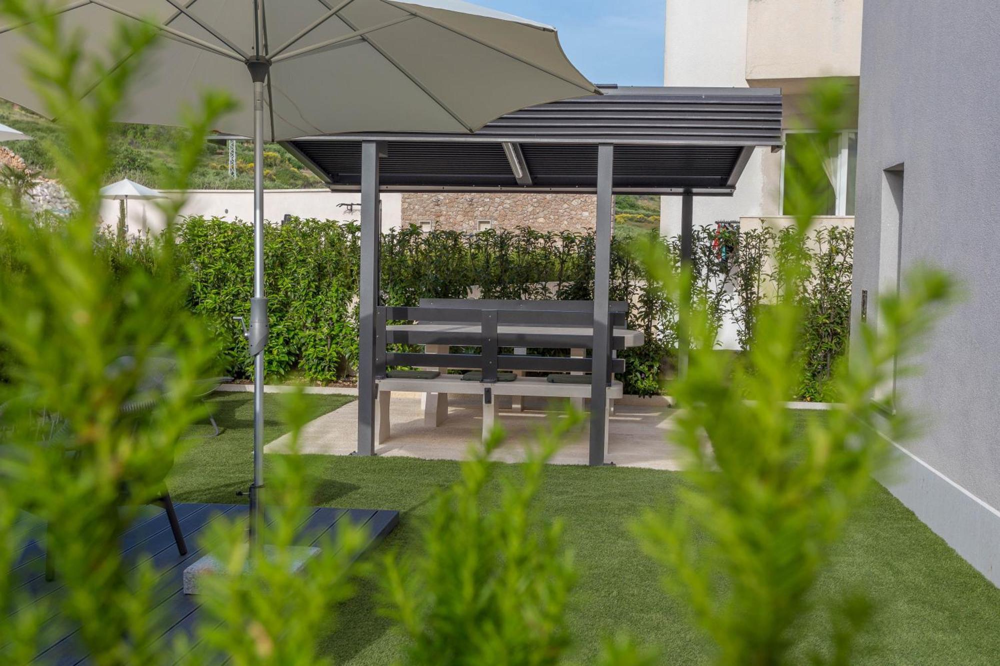 Grey House Apartment Бол Екстериор снимка