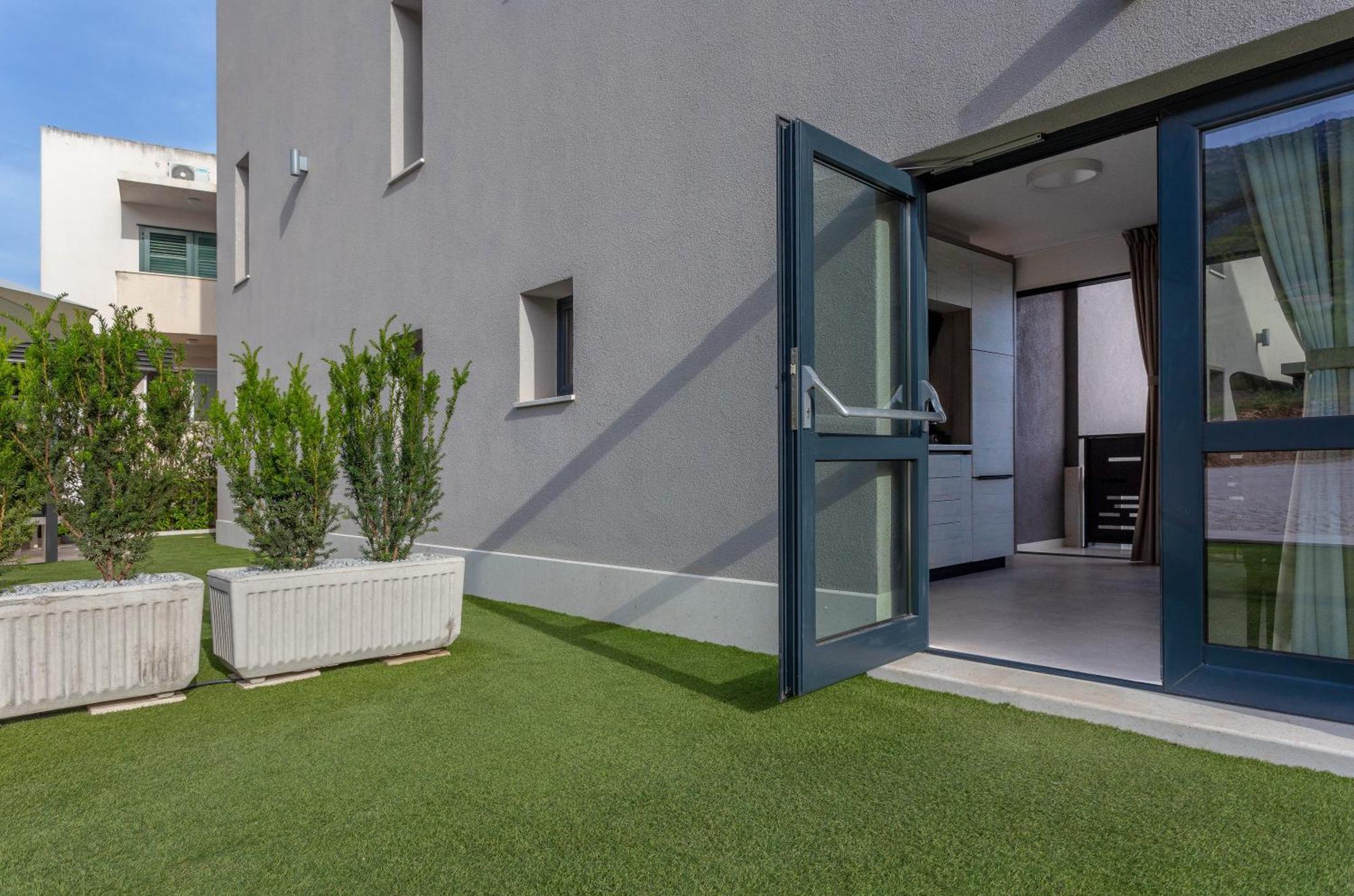 Grey House Apartment Бол Екстериор снимка