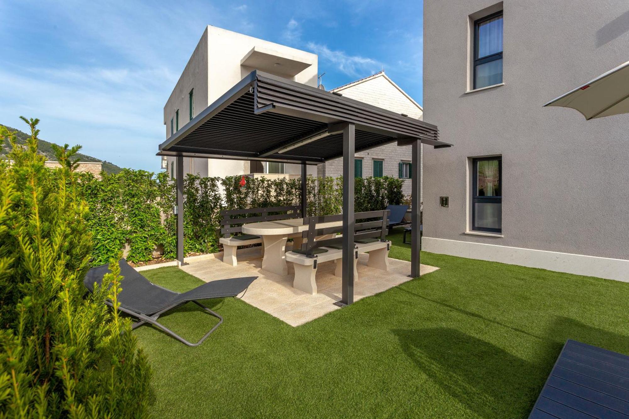 Grey House Apartment Бол Екстериор снимка