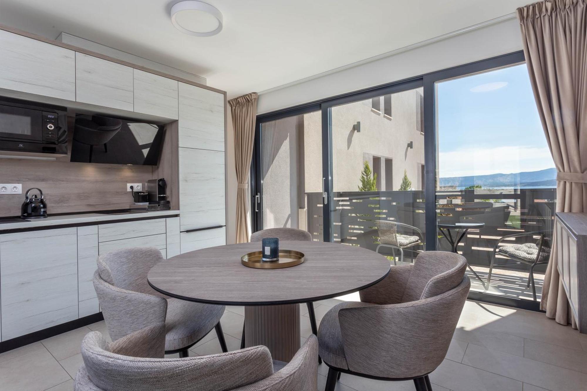 Grey House Apartment Бол Екстериор снимка